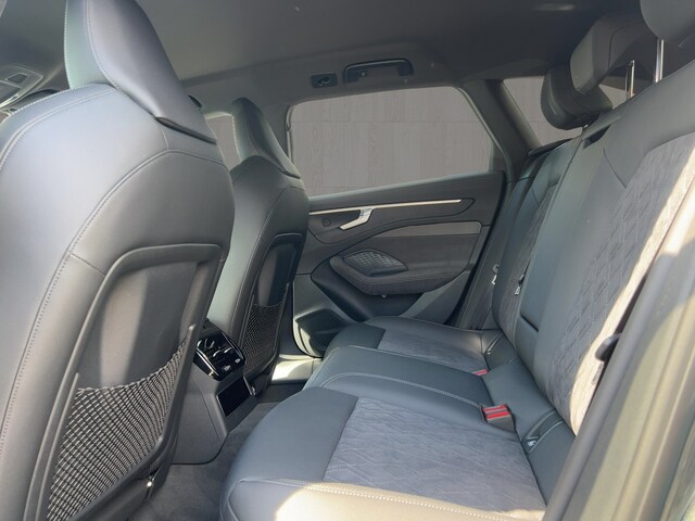 Audi A6 Avant Quattro S-Tronic