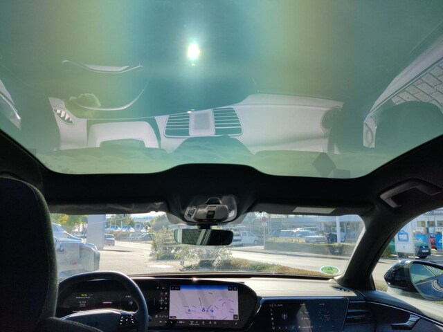 Audi A6 Avant Quattro S-Tronic