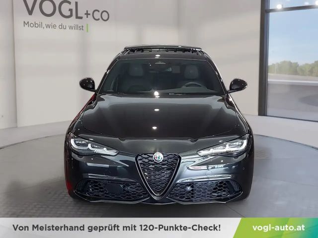 Alfa Romeo Giulia AWD