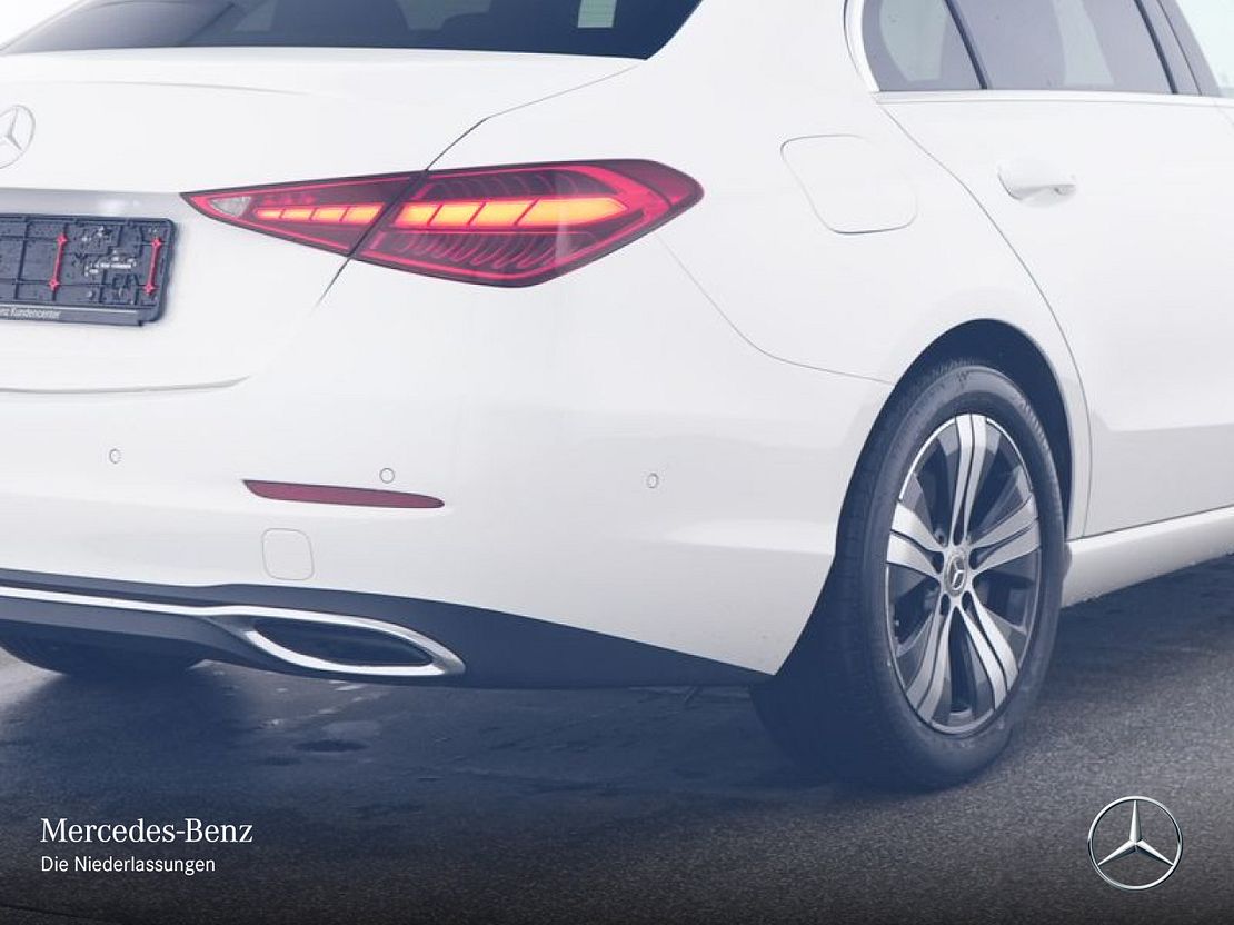 Mercedes-Benz C 180 Sedan