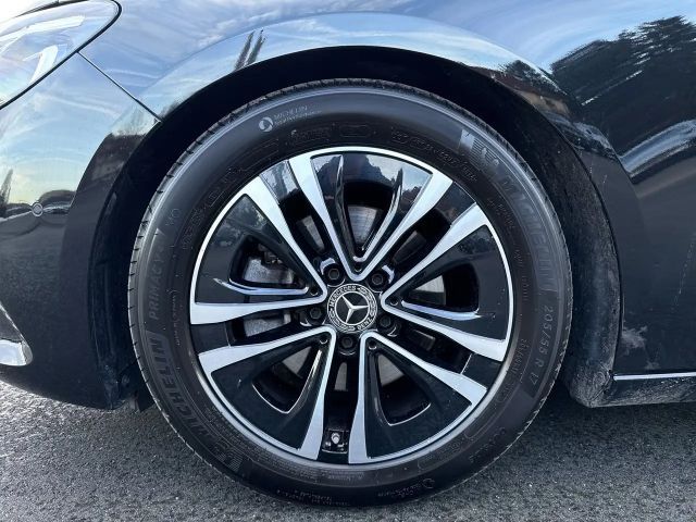 Mercedes-Benz B 200 Sedan