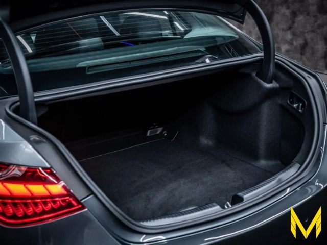 Mercedes-Benz C 200 AVANTGARDE Sedan