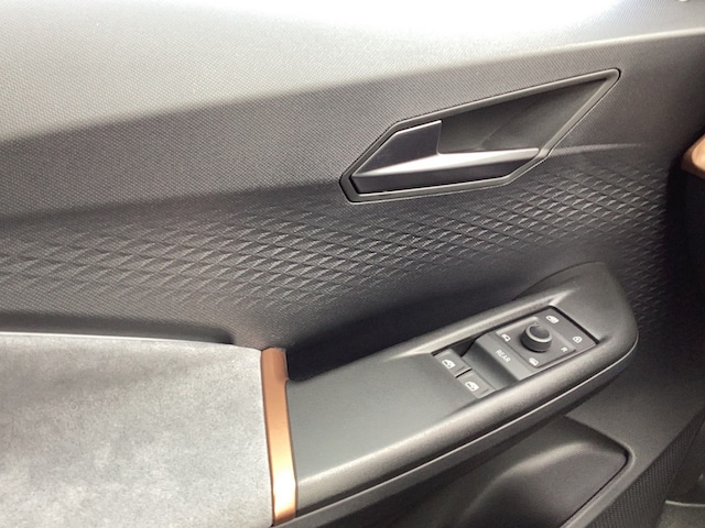 Cupra Born Born  KLIMA KEYLESS SHZ NAVI LED 360°