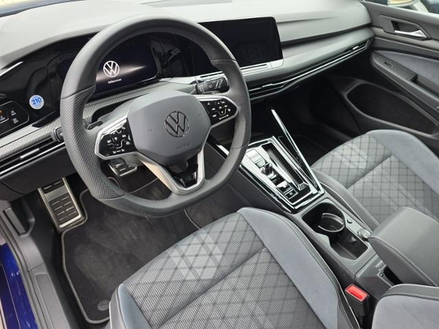 Volkswagen Golf 1.5 eTSI Golf VIII R-Line Variant