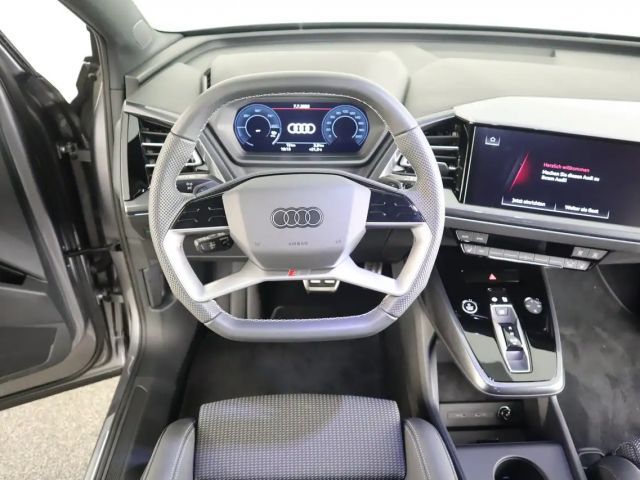 Audi Q4 e-tron Audi Q4 45 e-tron