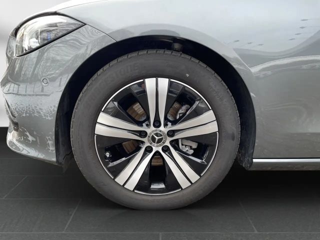 Mercedes-Benz C 180 AVANTGARDE Sedan