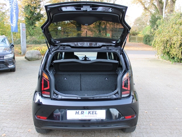 Volkswagen up! Active