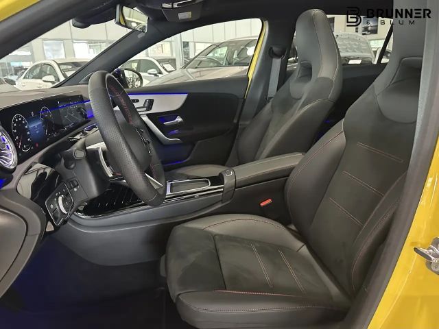 Mercedes-Benz A 220 4MATIC AMG Line