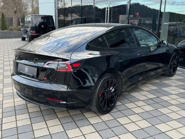 Tesla Model 3 AWD Performance