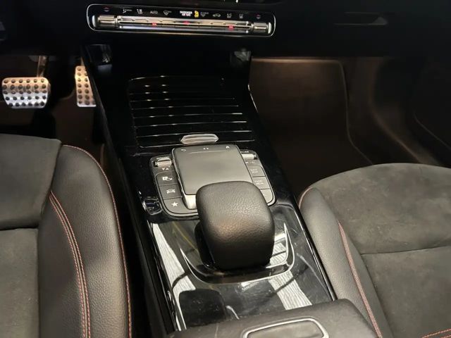 Mercedes-Benz A 250 A 250 e AMG Line