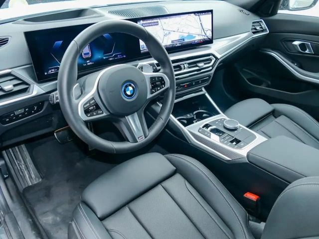 BMW 330 330e M-Sport Touring