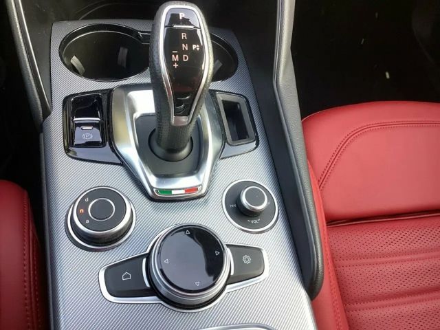 Alfa Romeo Giulia Q4 Turbo Veloce
