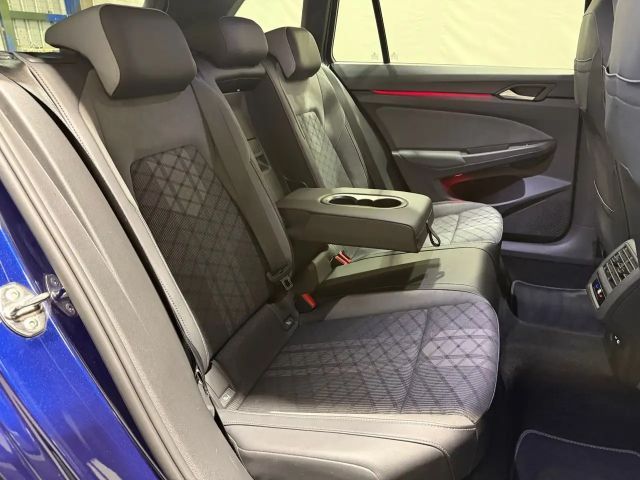 Volkswagen Golf 1.5 TSI R-Line Variant