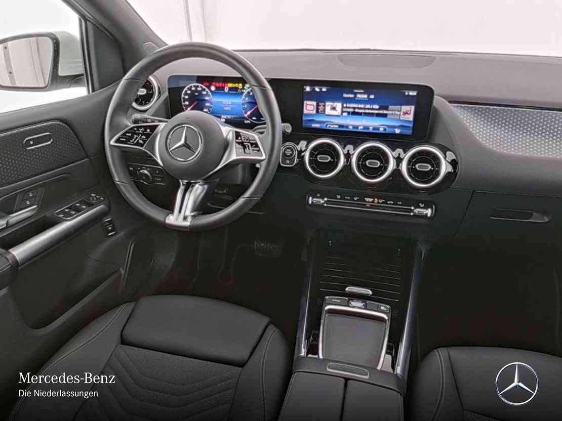 Mercedes-Benz B 180 Sedan