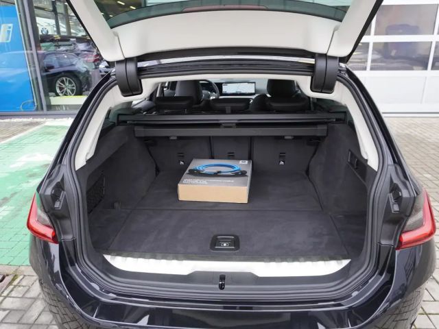 BMW 330 330e Touring