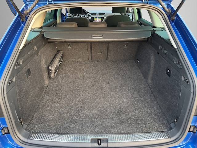 Skoda Superb Ambition Combi iV