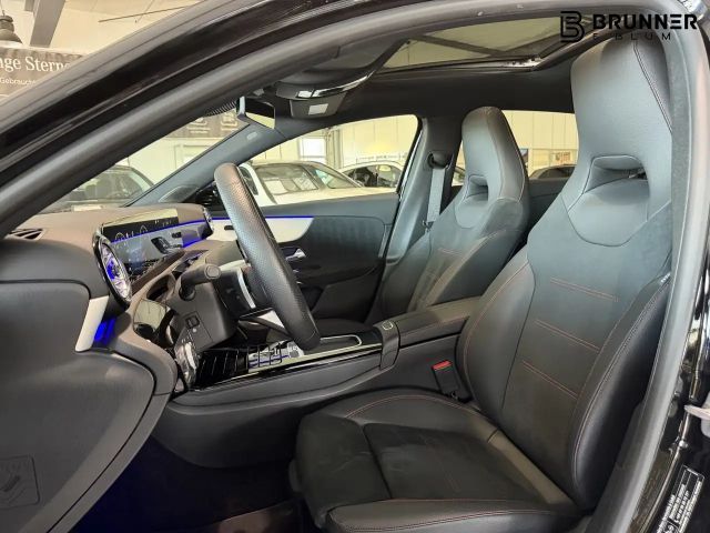 Mercedes-Benz A 220 4MATIC AMG Line