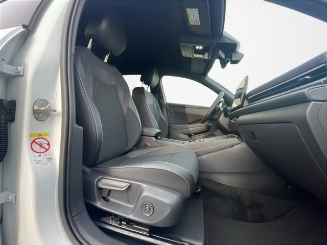 Volkswagen T-Roc 1.5 eTSI DSG R-Line