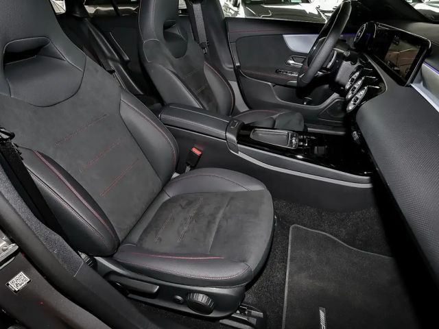 Mercedes-Benz CLA 200 AMG Line