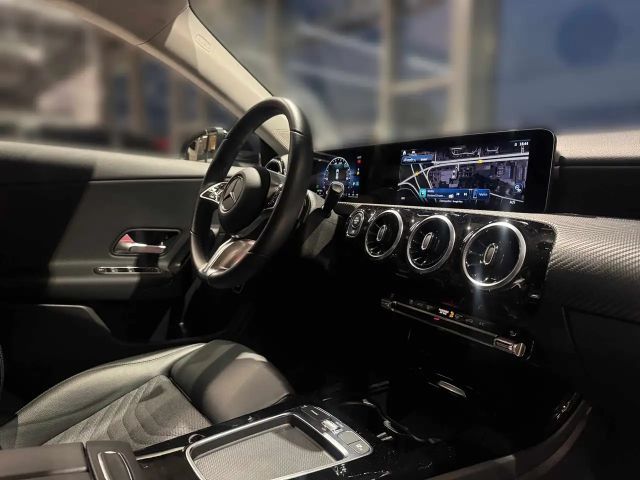 Mercedes-Benz CLA 200 CLA 200 d Shooting Brake