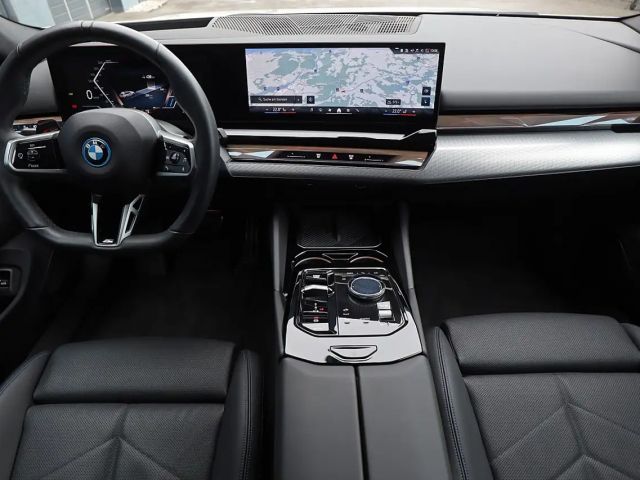 BMW i5 eDrive40