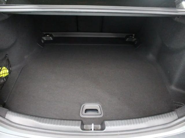 Mercedes-Benz C 180 AVANTGARDE Sedan