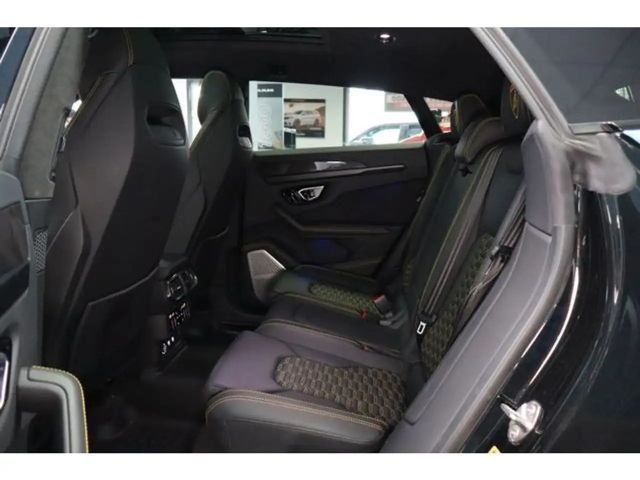 Lamborghini Urus Ceramic,Carbon,B&O Sound,Voll,Garantie06/26