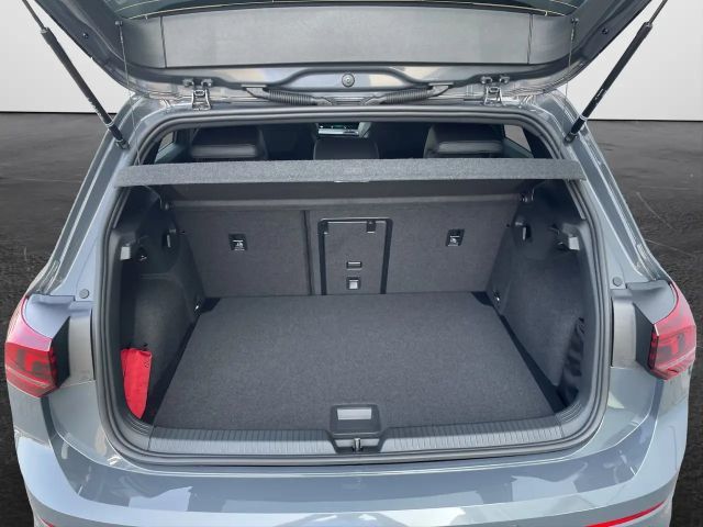 Volkswagen Golf 1.5 eTSI DSG R-Line