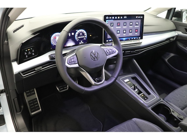 Volkswagen Golf 1.5 eTSI DSG