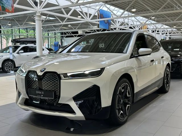 BMW iX xDrive40