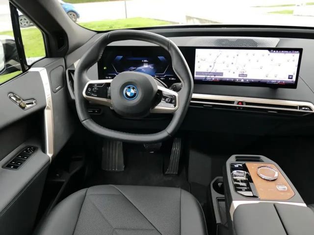 BMW iX xDrive50