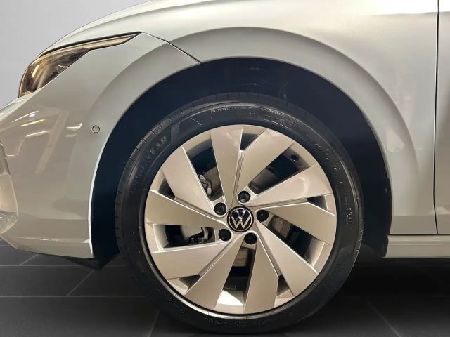 Volkswagen Golf Life Variant