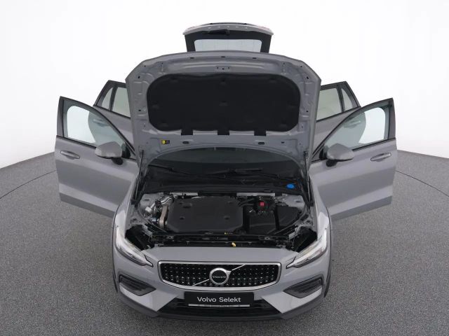 Volvo V60 Cross Country AWD Plus