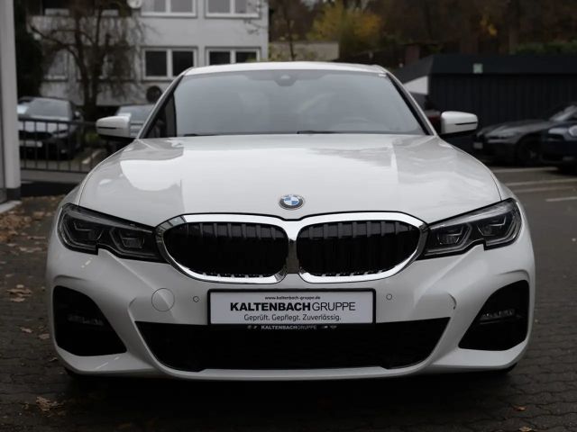 BMW 330 330e M-Sport Sedan xDrive