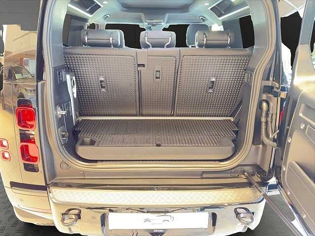 Land Rover Defender 90 Dynamic SE