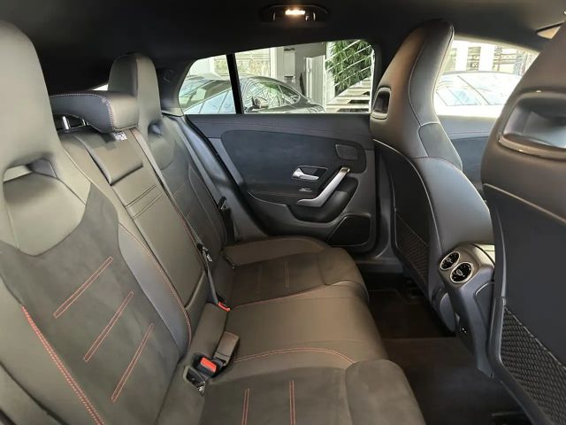 Mercedes-Benz CLA 200 AMG Line