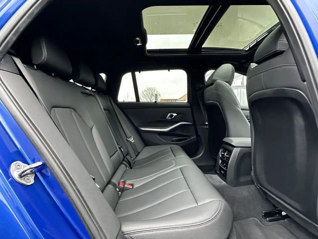 BMW 330 330e M-Sport Touring