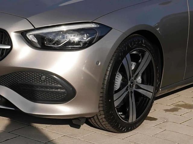 Mercedes-Benz C 180 Sedan