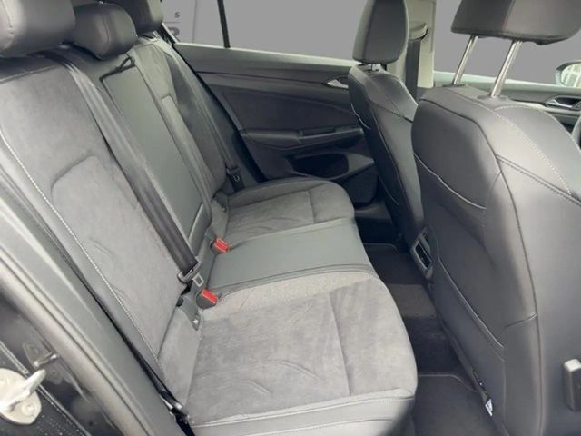 Volkswagen Golf 1.5 eTSI DSG Style