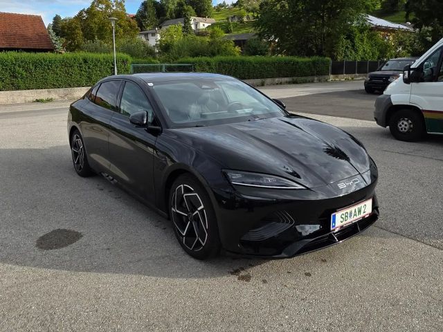 BYD Seal Executive Vierwielaandrijving