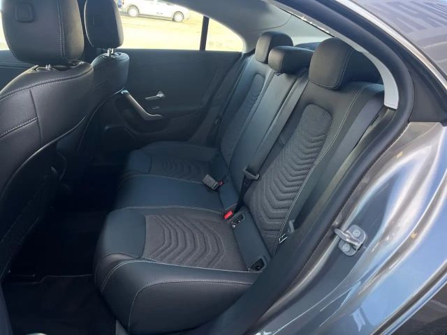 Mercedes-Benz CLA 180 Coupé Progressive