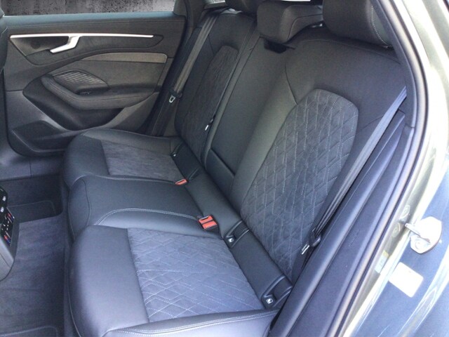 Audi A6 Avant Quattro S-Tronic