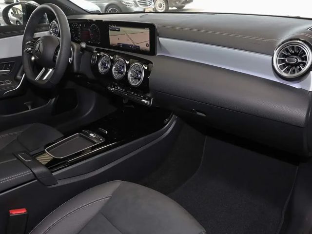 Mercedes-Benz CLA 180 AMG Line Coupé