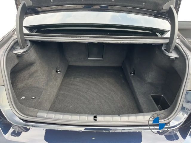 BMW 740 740d M-Sport Sedan xDrive