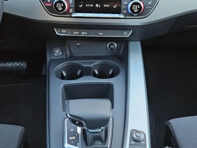 Audi A4 40 TDI Avant S-Line