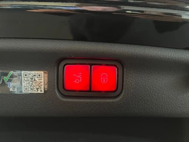 Mercedes-Benz C 180 AMG Line Sedan