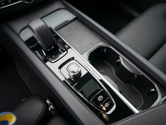 Volvo XC60 AWD Dark Plus T6