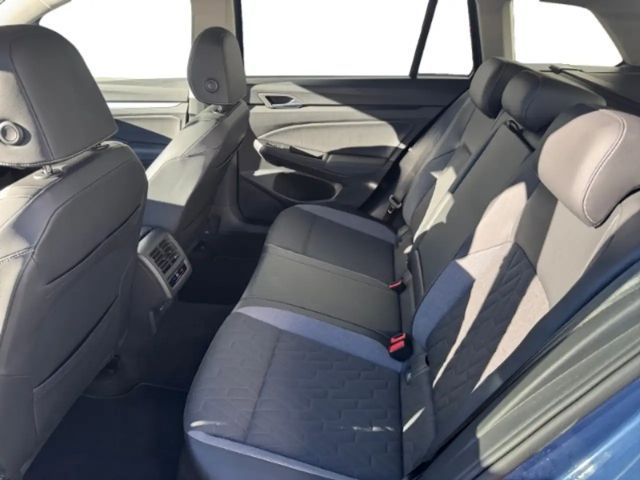 Volkswagen Golf 1.5 eTSI DSG Variant