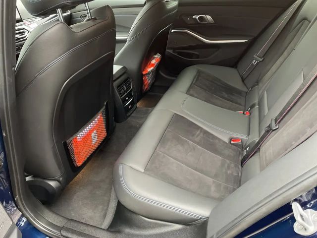 BMW 330 330i M-Sport xDrive