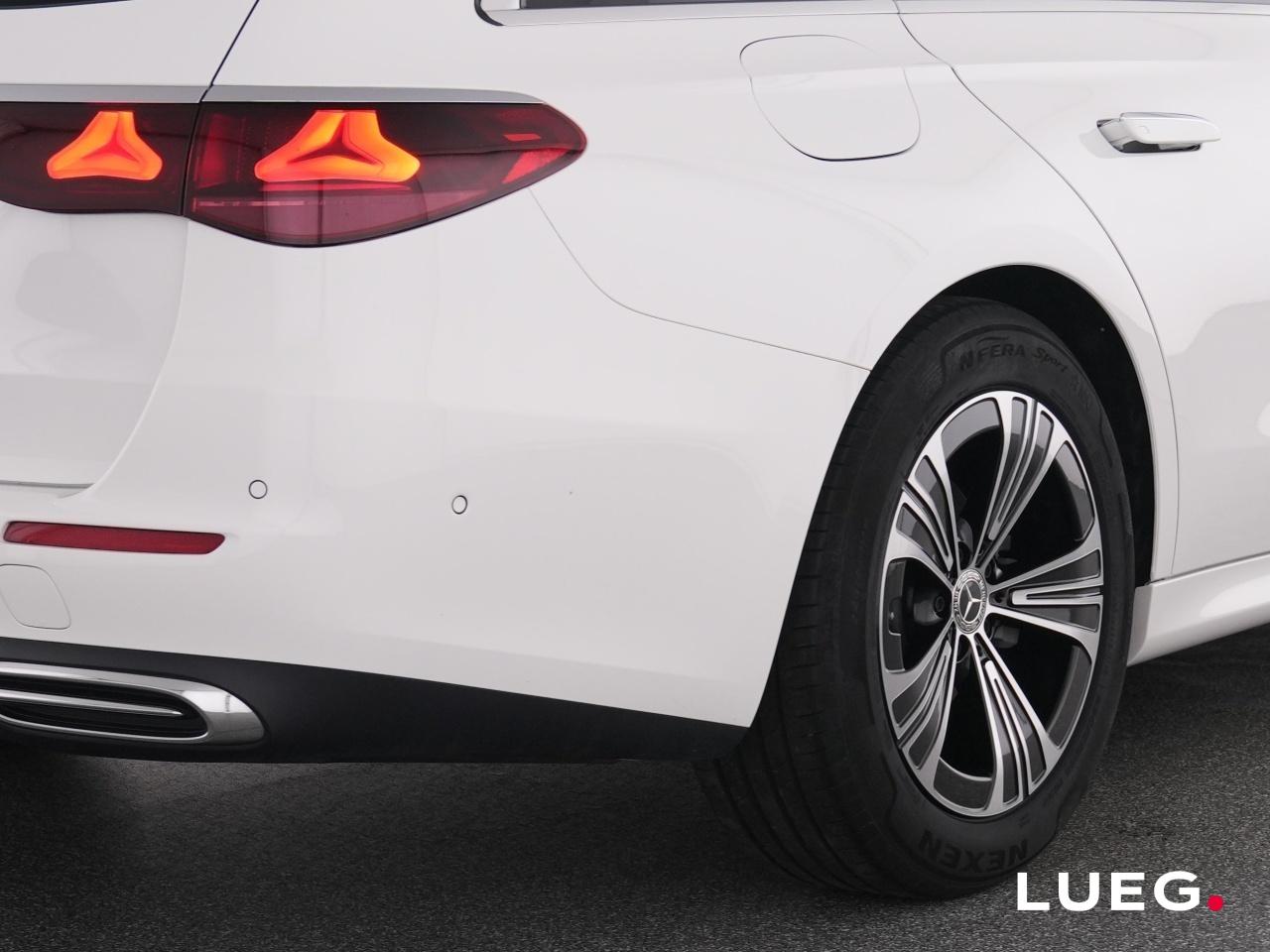 Mercedes-Benz E 200 AVANTGARDE Estate